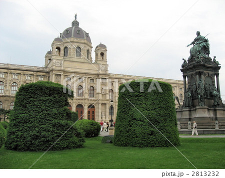 ウィーンのマリア・テレジア像と美術史博物館（オーストリア） 2813232