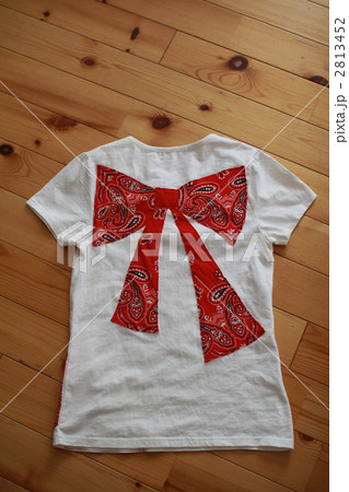 バンダナでアレンジした子供用のTシャツ 子供服 バンダナでアレンジした子供用のTシャツ 子供服 2813452