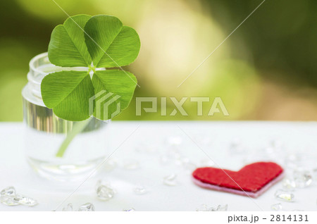 四つ葉とクリスタルとハート 四つ葉とクリスタルとハート 2814131