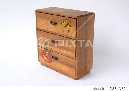 古い小さな箪笥 2834325