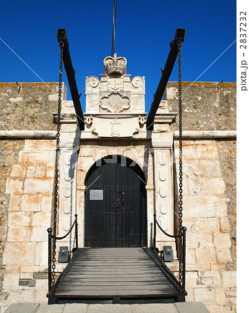 ラゴス・バンデイラ岬要塞入口 2837232