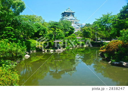 池越しの「大阪城天守閣」(大阪城公園/大阪市中央区) 池越しの「大阪城天守閣」(大阪城公園/大阪市中央区) 2838247