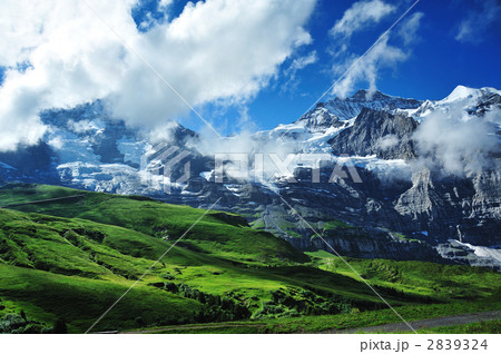 ユングフラウの山々 ユングフラウの山々 2839324