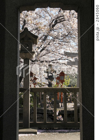 六孫王神社　誕生水弁財天社 2845060