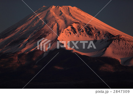 厳冬の紅富士 2847309