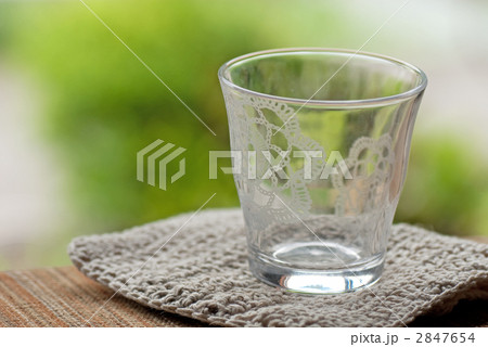 ガラスのコップと手編みコースター ガラスのコップと手編みコースター 2847654