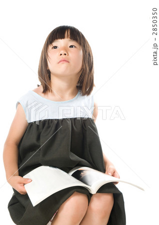 本を読む女の子 2850350