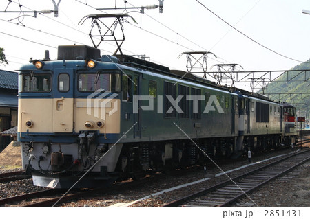2851431