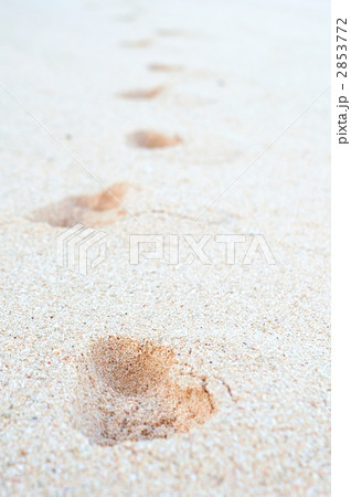 足跡（夏イメージ）　与論島 2853772