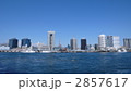 青空の東京を海上から望む  2857617