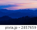 朝の山並み 2857659