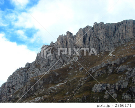 イタリア・ポルドイ峠の風景 イタリア・ポルドイ峠の風景 2866171