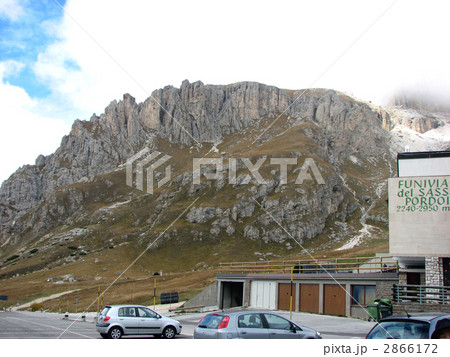 イタリア・ポルドイ峠の風景 イタリア・ポルドイ峠の風景 2866172
