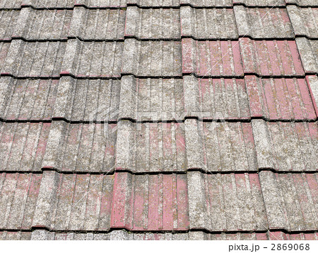 屋根瓦 セメント瓦 の写真素材
