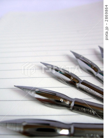 紙の上のペン先 紙の上のペン先 2869864