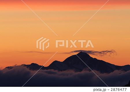 夕焼けに浮ぶ龍王岳 2876477