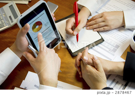 タブレットで打合せ 2878467