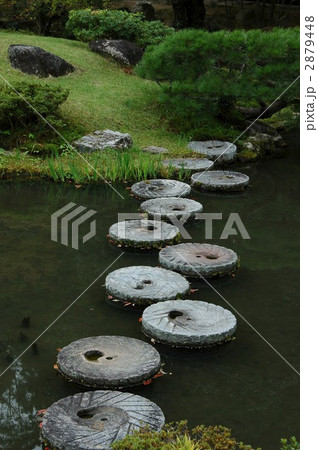 奈良　依水園　飛び石 2879448