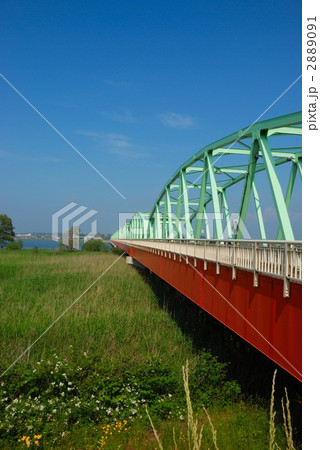 阿賀野川河口に架かる松浜橋 2889091