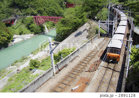 黒部峡谷鉄道トロッコ電車 2891128