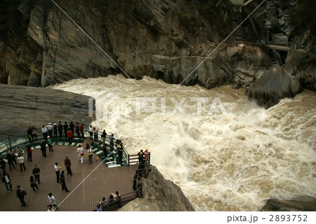 麗江・虎跳峡 2893752