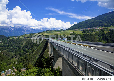 チロル地方のヨーロッパ橋 チロル地方のヨーロッパ橋 2896374