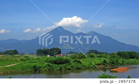 長瀬川と磐梯山 長瀬川と磐梯山 2897378