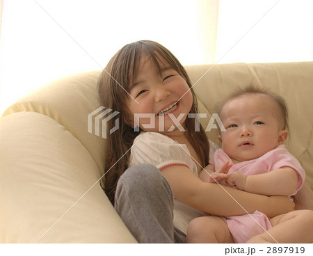 仲良しの姉妹 2897919