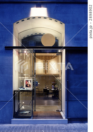 マドリードの宝石店 2898902