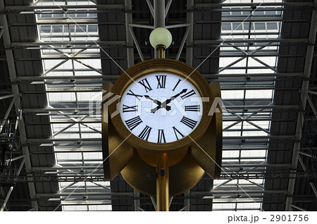 時空の広場の時計 2901756