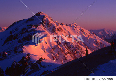 燕岳の朝焼け 2902466