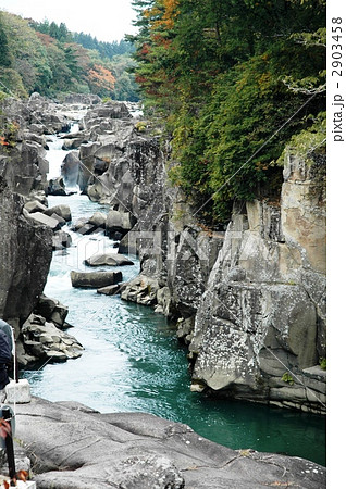 秋の厳美渓 2903458