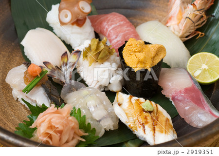 寿司盛り合わせ 2919351