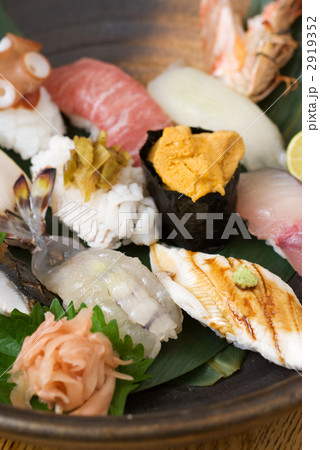寿司盛り合わせ 2919352