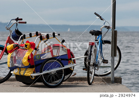 海辺の自転車 2924974