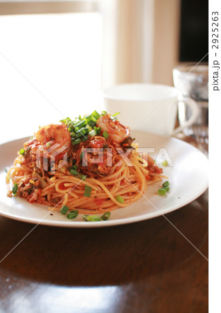 海老とほたてのトマトソースパスタ 2925263