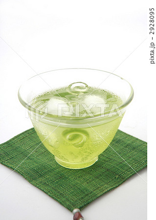 麻コースターと冷えた煎茶 2928095