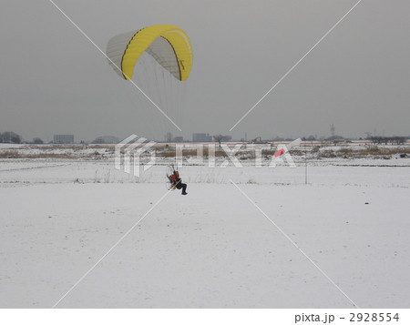 雪景色 モーターパラグライダー 飛行 雪景色 モーターパラグライダー 飛行 2928554