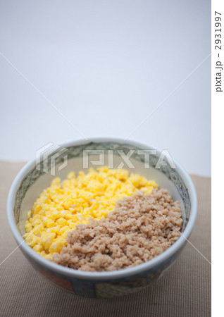 鶏そぼろ丼 2931997