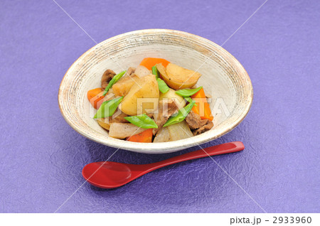 和風の家庭料理「肉ジャガ」。 2933960