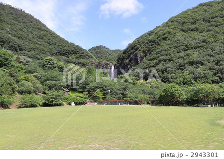 香川県三豊市豊中町岡本、不動の滝カントリーパークの不動の滝 2943301