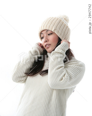 ニットキャップの女性 2947742