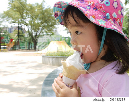 ソフトクリーム３ 2948353