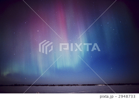 赤と緑のツートンカラーのオーロラ 2948733