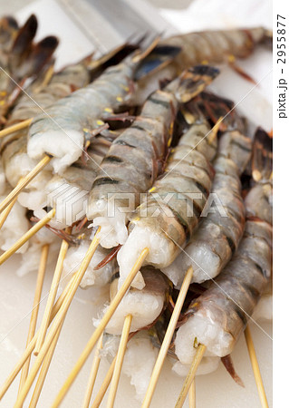 寿司ネタのエビ調理 2955877