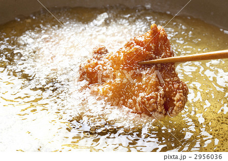 鶏の唐揚げ 2956036
