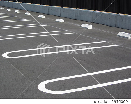 新設の駐車場の写真素材 新設の駐車場の写真素材