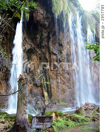 クロアチア 世界遺産 秋のプリトヴィッツェ湖群国立公園 クロアチア 世界遺産 秋のプリトヴィッツェ湖群国立公園 2957785