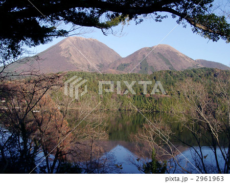 三瓶山と浮布池 2961963