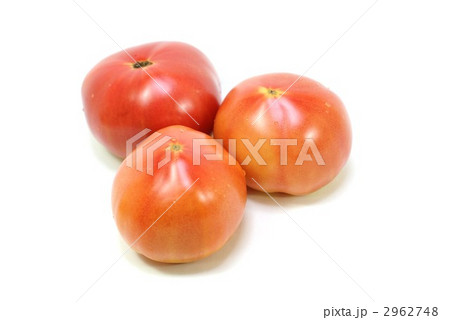 新鮮トマト3個白バック横位置 新鮮トマト3個白バック横位置 2962748